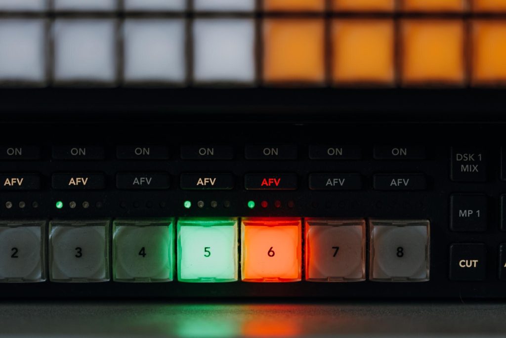 ¿Qué es el Elgato Stream Deck, cómo funciona y qué versión comprar?