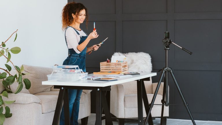 ¿Merece la pena una mesa elevable para grabar y editar?